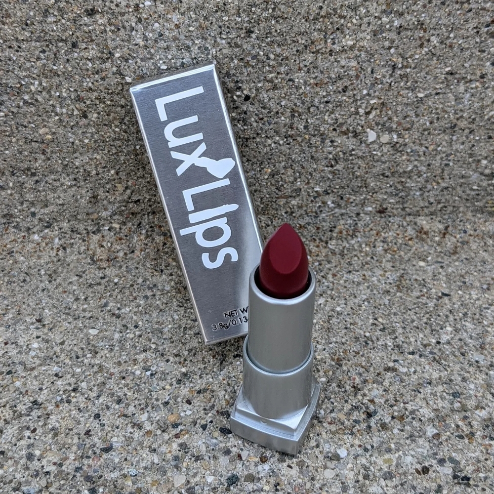 Kissable - Picture 3 of 3